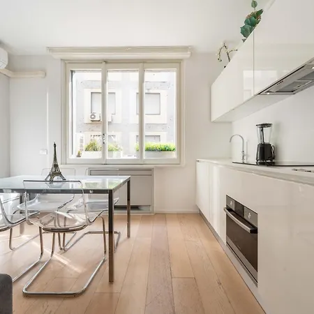 18 Centro Duomo Apartman Milánó